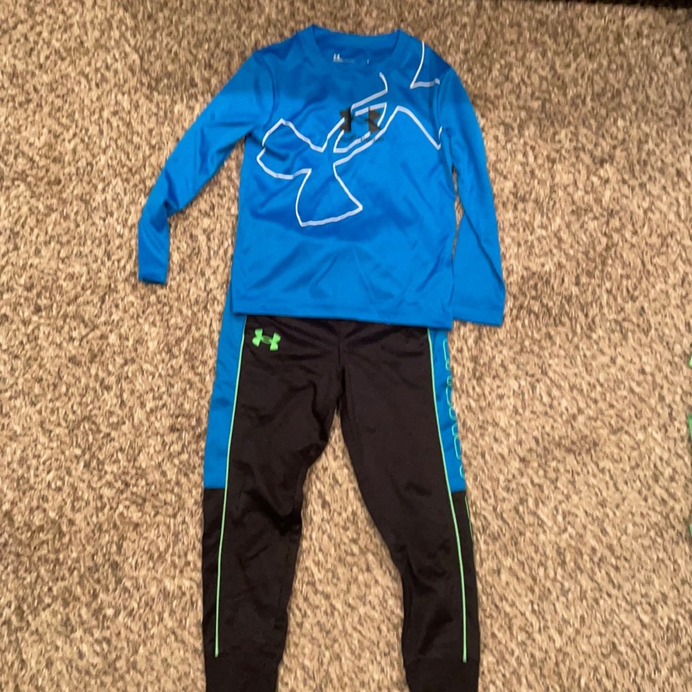 Under Armour boys set. Size 5